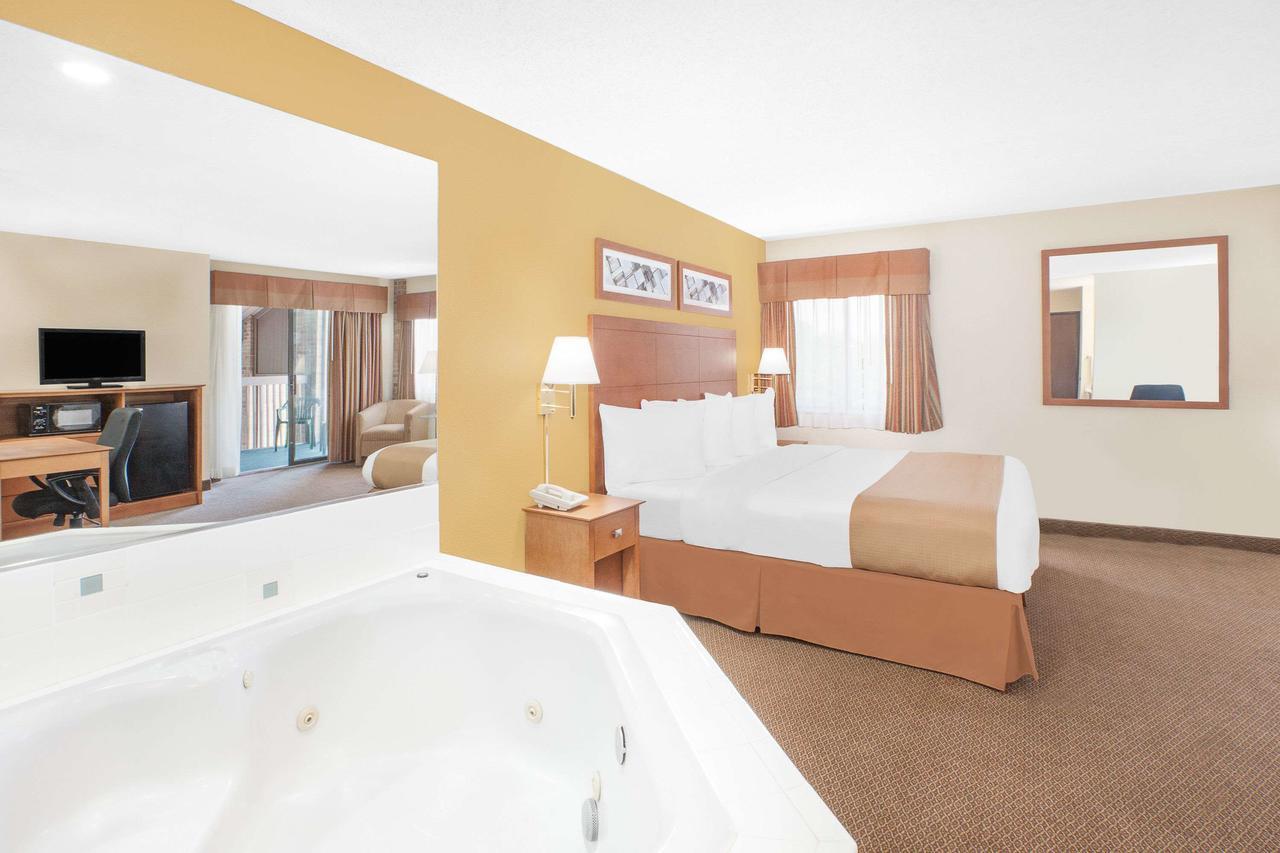 Baymont By Wyndham Port Huron Eksteriør billede